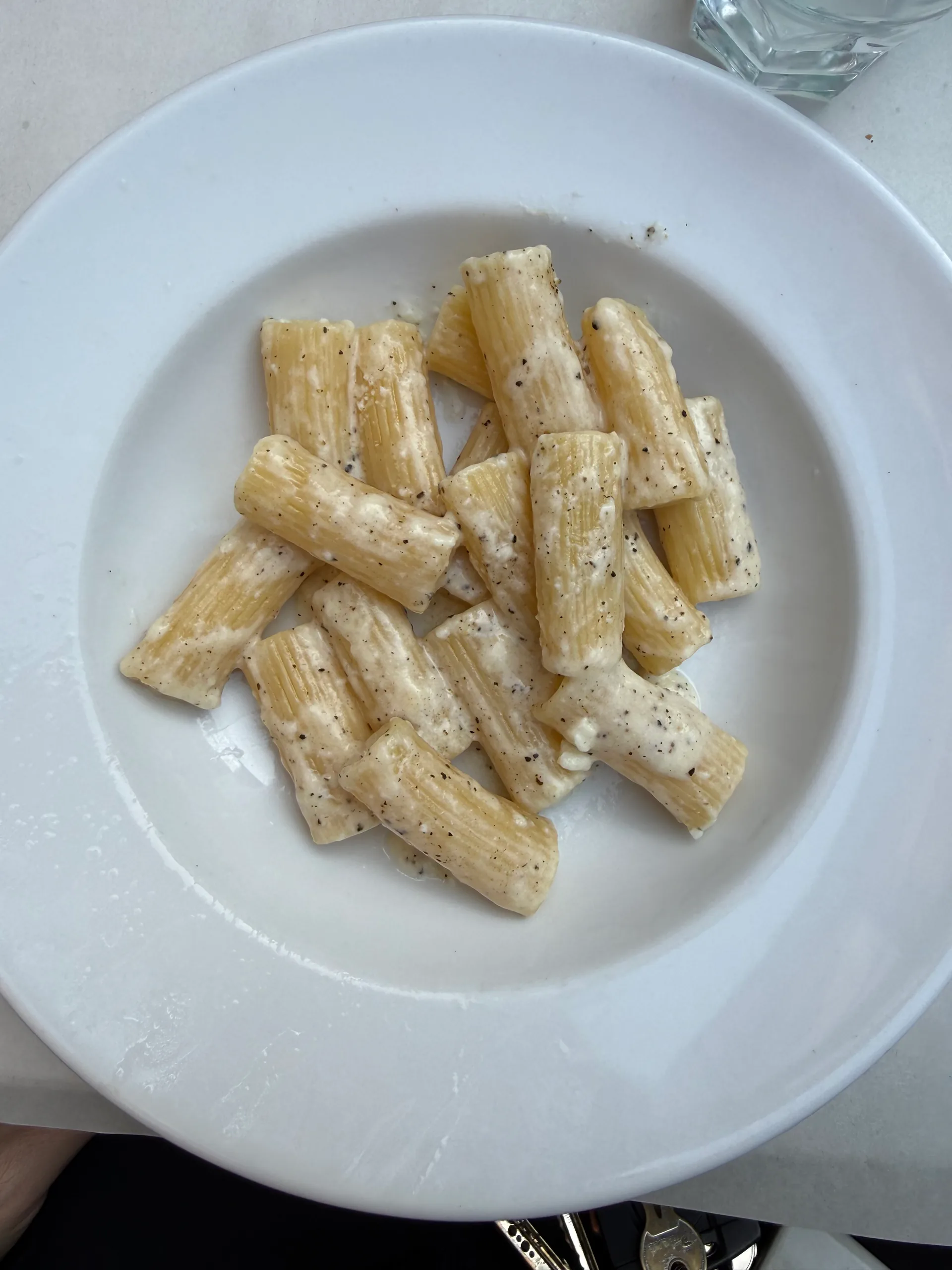 Cacio e Pepe pasta at Trattoria da Augusto in Rome
