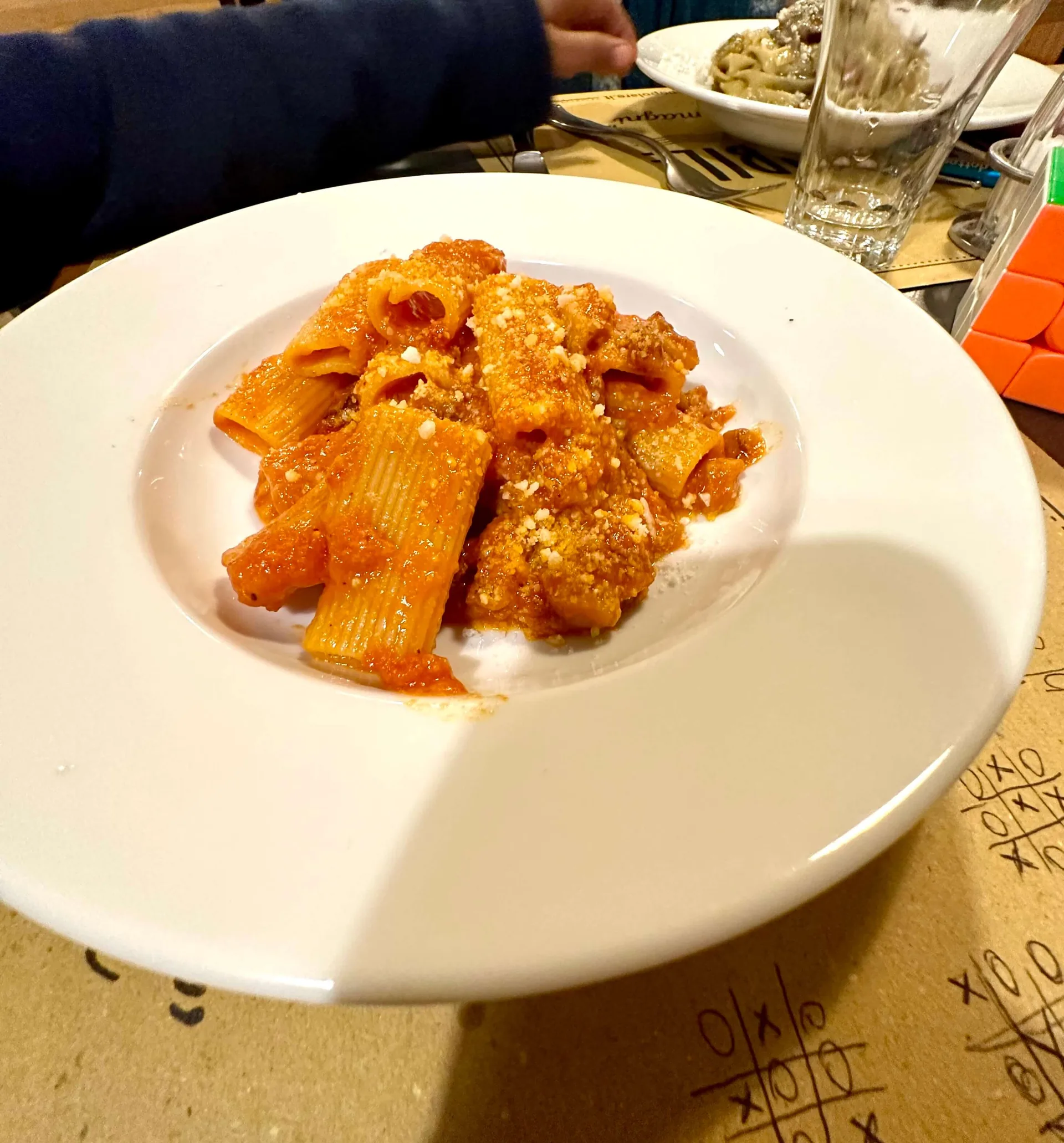 Amatriciana en Trattoria L'avvolgibile en Roma