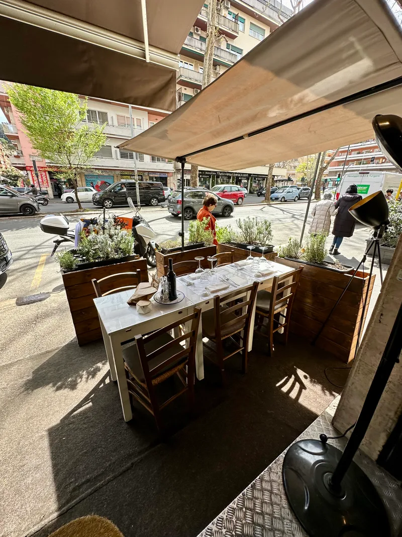 Romanè - रेस्तरां की तस्वीर - 5