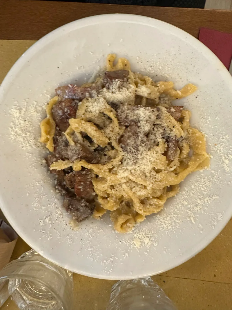 Gricia pasta - Trattoria Etruria 39