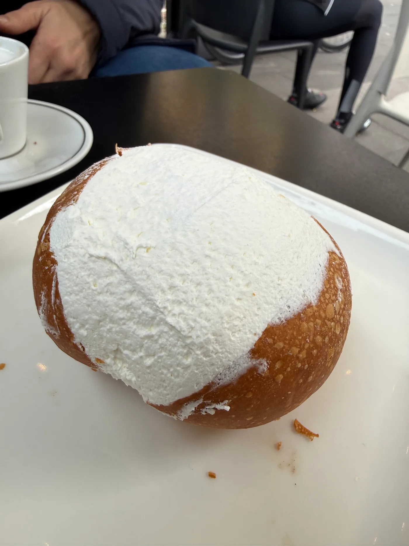 Maritozzo with whipped cream - Casa Manfredi